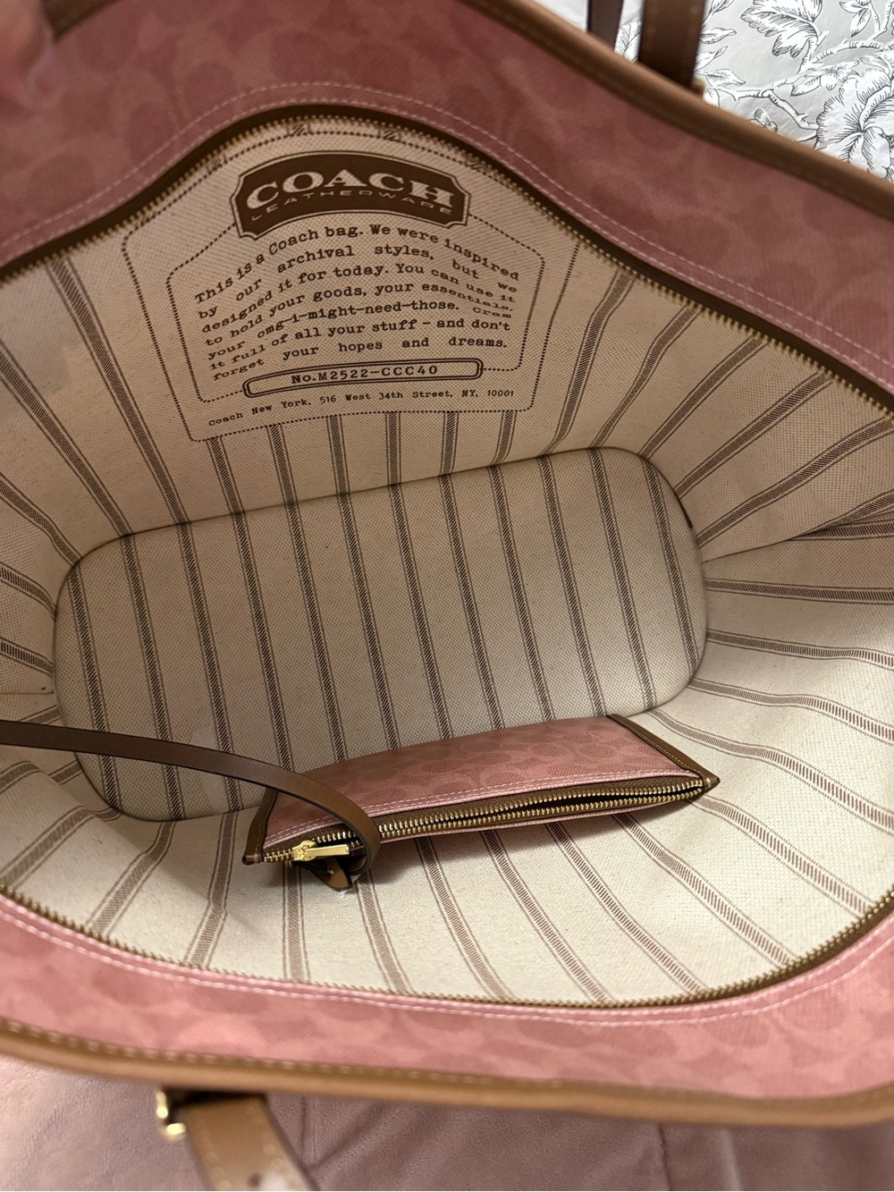 Coach Taxi Tote Large pink sable NWT - Picture 3 of 3
